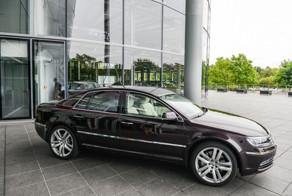 Сборка VW Phaeton и Bentley Continental Flying Spur в Дрездене