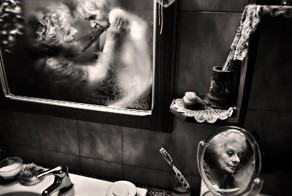 Эта семья вела неравный бой с болезнью Альцгеймера. И всё это вылилось в мощный фотопроект!