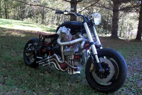 Мотоцикл с трехцилиндровым радиальным двигателем