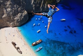 Хороши, как ни крути: 20 крутых гифок задом наперёд
