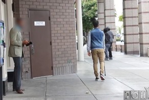 Тест на честность: вернут ли потерянные деньги слепому человеку