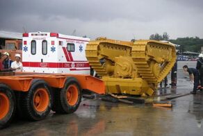 Водителя придавило бульдозером