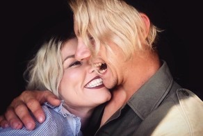 Американец сделал предложение своей девушке, подарив кольцо с зубом