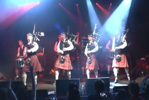 Это самое эпичное выступление с волынками!