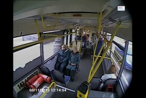 Авария дня. В Москве водитель автобуса уснул за рулем