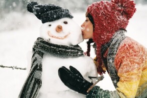 Как лепят снеговиков в разных странах