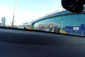 Как устроен рынок нелегальных такси в московских аэропортах