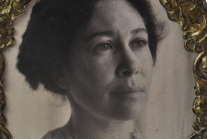 От 1850-х до 2010-х: Американский дизайнер сняла 17 селфи в стиле каждого десятилетия