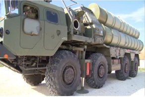 ЗРК С-400 заступил на боевое дежурство по противовоздушной обороне на авиабазе Хмеймим