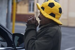 В Уганде клуб подарил игрокам мотоциклы