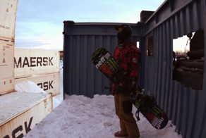 Фристайл на сноуборде в городе