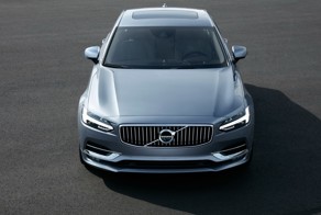Volvo представила свой самый роскошный седан S90