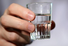 12 неожиданных способов применения водки, о которых вы еще не слышали