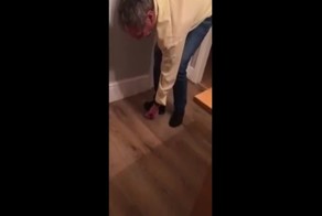 Когда пытаешься встать на куриное яйцо