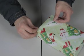 Как красиво упаковать новогодний подарок