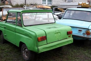 30 "Запорожцев" в одном литовском дворе