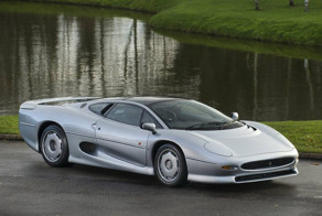 Продается "праворульный" Jaguar XJ220
