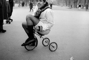 10 фото знаменитостей, где они валяют дурака