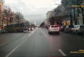 Авария дня. ДТП с участием автобуса в Воронеже