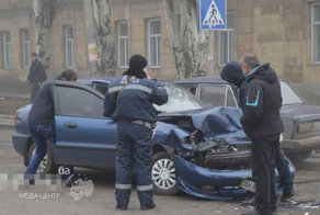 Лобовое столкновение Daewoo «Lanos» и «УАЗ»