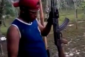 Эффектная тренировка индонезийских солдат