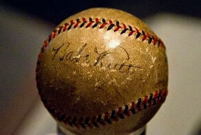 10 самых дорогих спортивных реликвий