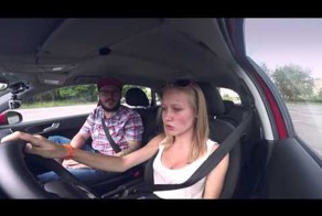 Новый Audi A1 Sportback, две девушки и один арбуз!