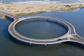В Уругвае построили круглый автомобильный мост, позволяющий насладиться прекрасными видами