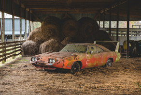 Редкие автомобили, забытые в сараях