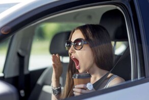 Это уже предел! Девушки за рулем