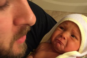 Комментарий к фотографии новорожденной малышки на Imgur спас ей жизнь