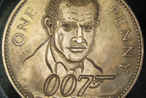 Эти монеты превращаются в настоящие произведения искусства удивительным способом