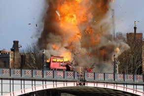 Киносъемщики взорвали автобус центре Лондона