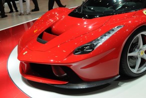 В продаже разбитый бампер от гиперкара LaFerrari