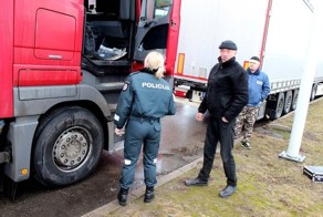 Дальнобойщик из Пскова повесился в Литве