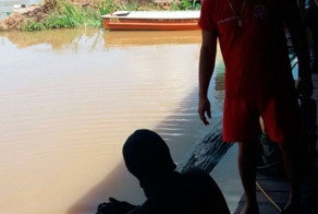 Пираньи обглодали тело мальчика