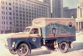 Советская реклама на автофургонах 