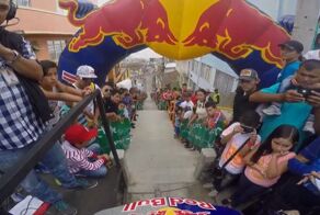 Один из самых крутых велоспусков от первого лица, который вы когда-либо видели 