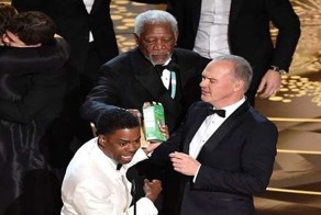 Когда Морган Фримен хочет печенье, он просто берет твоё печенье!