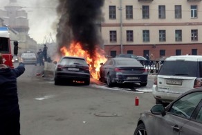 В Петербурге сгорела BMW Alpina жены Сергея Шнурова