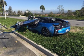 Миксер с цементом столкнулся с BMW i8