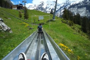 Захватывающий спуск с альпийских американских горок