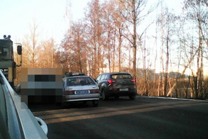 Land Cruiser в лоб протаранил полицейский автомобиль