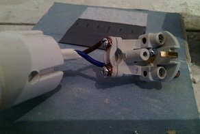 Попросил подсобника заменить вилку