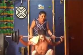 Мама всегда придёт на помощь!