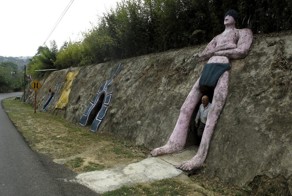 Фермер построил дом под землей