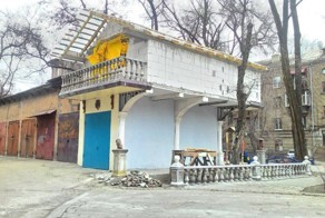 Изысканный гараж в стиле барокко