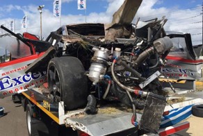 Гоночный Renault перевернулся 6 раз и врезался в забор