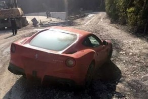 Путешествие на суперкарах по самым опасным дорогам Китая