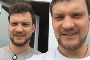 Близнецы попробовали приложение автозамены лиц